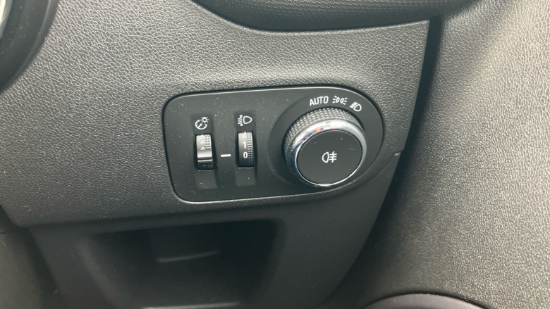 Vauxhall Crossland 1.2 SE 5dr Petrol Hatchback